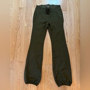 Free People FP Let’s Bounce Pants in HUNTER GREEN size XS extra small
